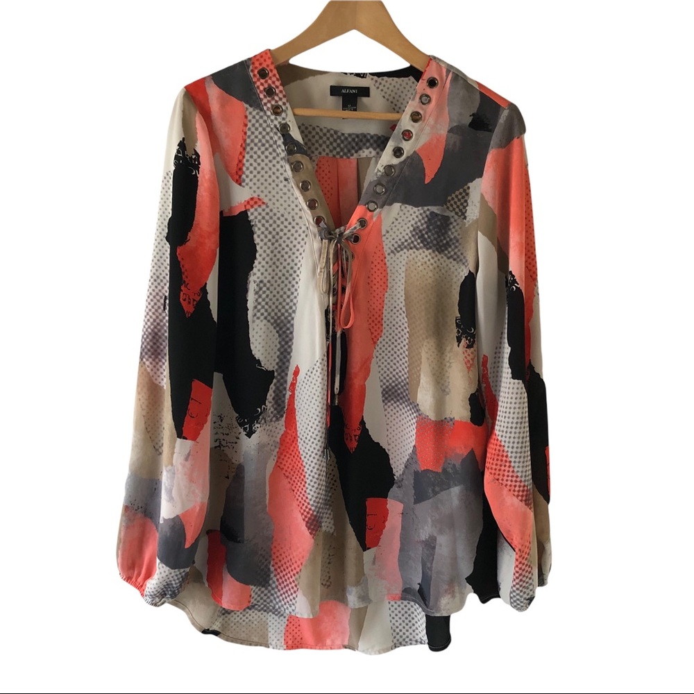 ALFANI BOLD FLORAL PRINT BLOUSE V NECK LONG SLEEVE SLIGHT HIGH LOW.